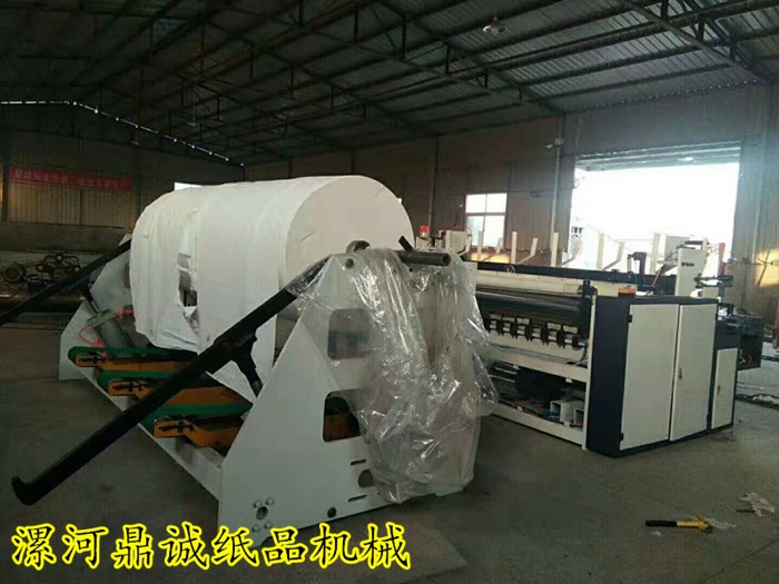 三米全自動拔桿衛(wèi)生紙復(fù)卷機